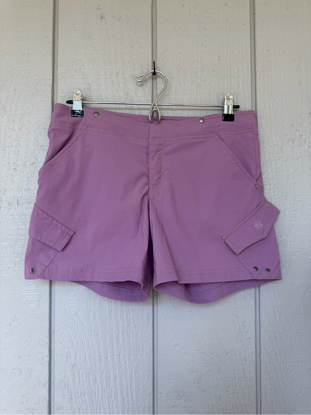 Athleta sz 6 lavender Cargo / board Shorts w pockets - great summer fit